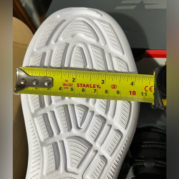 Womens Nike Air Axis in Cool Grey - Picture 7 of 7